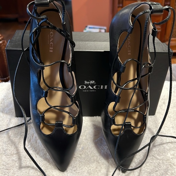 Coach Jimla flat pointed toe ankle tie up - Picture 2 of 10